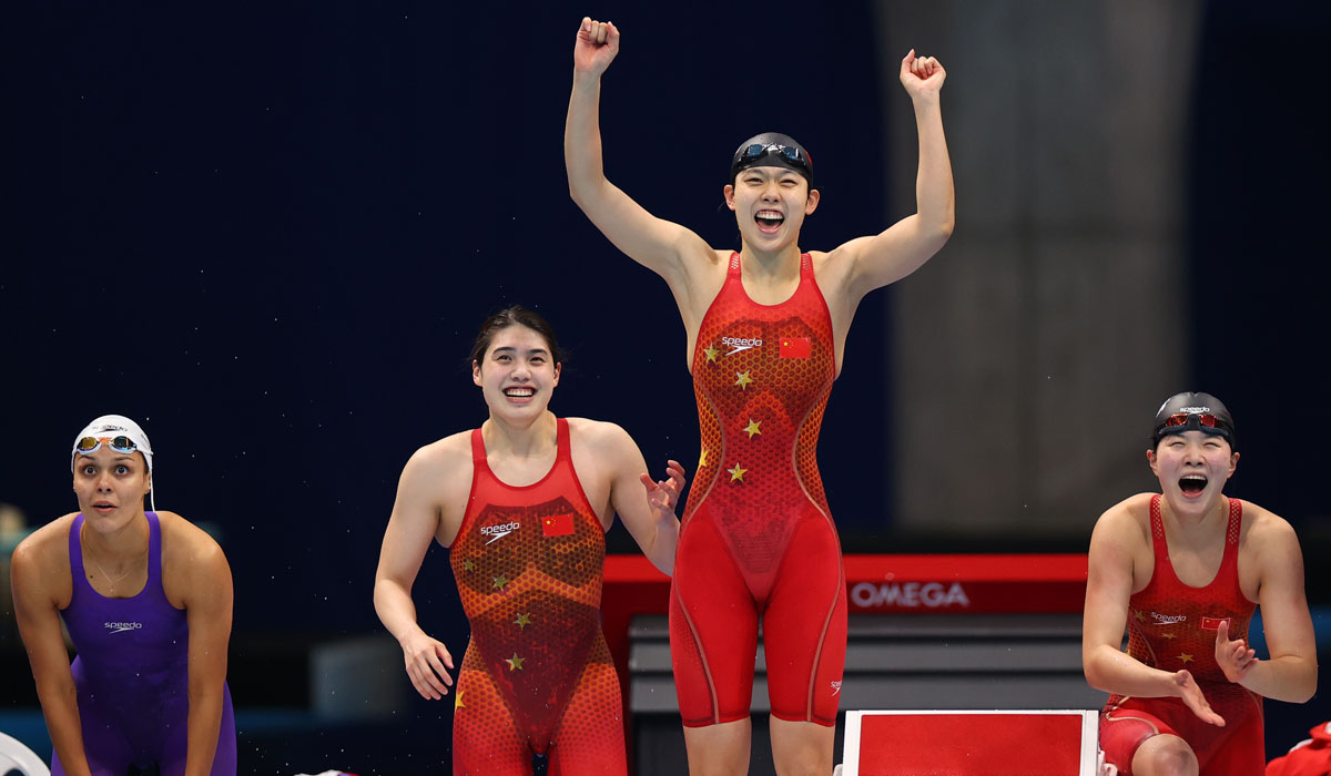 China pulls ahead on gold medals as American Kendricks out for COVID-19